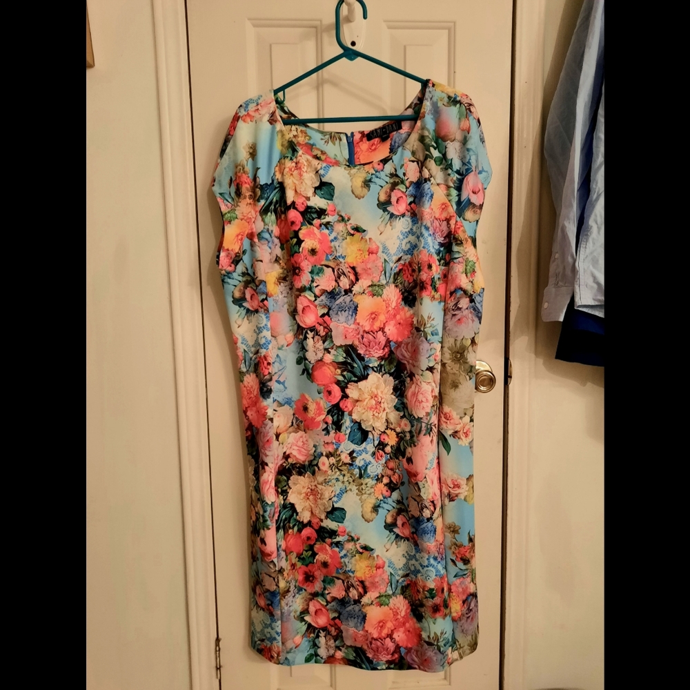 Beautiful Easter scuba dress. Size 20W